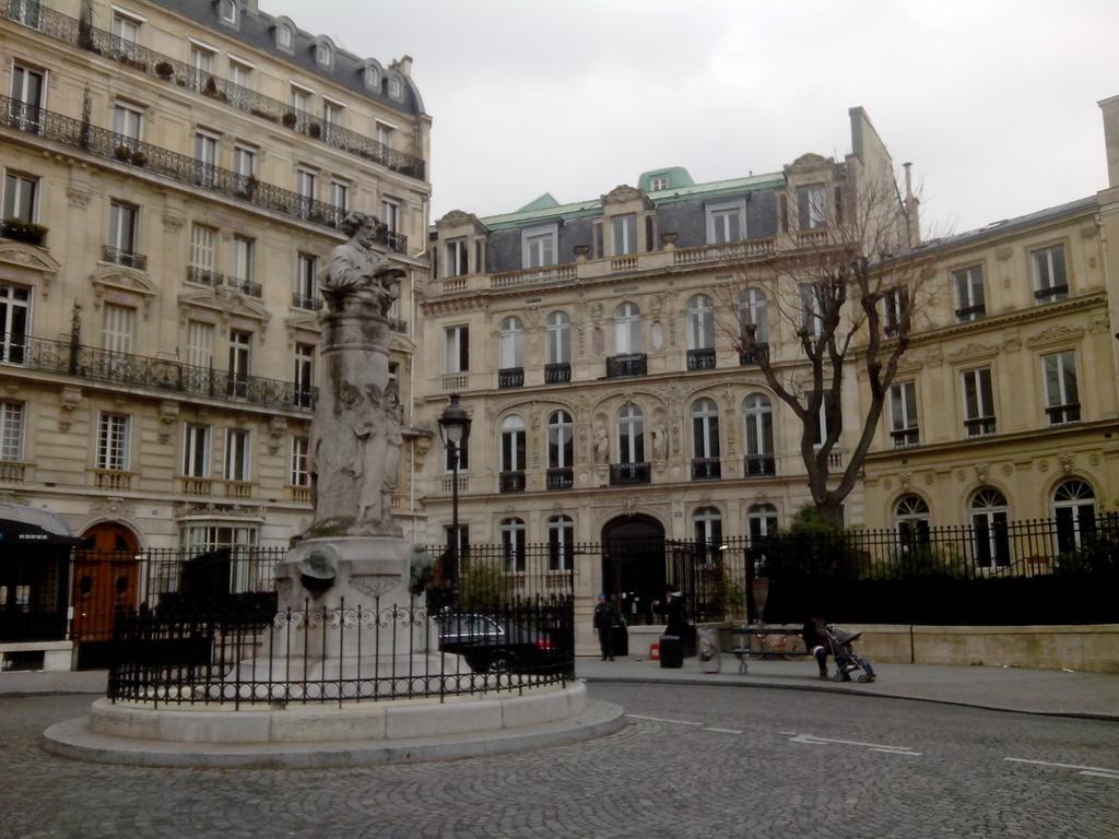 Hotel Celeste Batignolles Montmartre Paris Exteriör bild